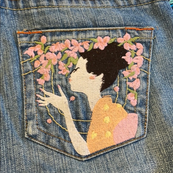 True Religion Bobby shorts with embroidery - Picture 2 of 10